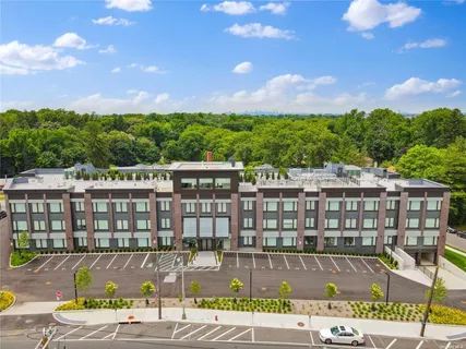 $1,259,500 | 218 Middle Neck Road, Unit 108, Great Neck, NY 11021