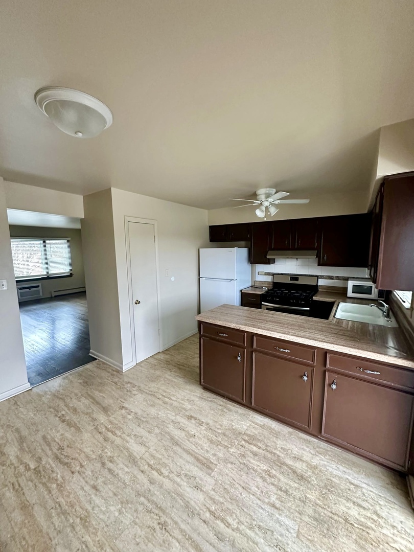 4530 Prairie Avenue, Unit C Brookfield, IL 60513 - Photo 2 of 13