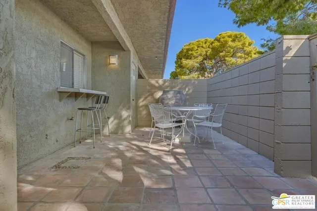 a view of an outdoor space with a house