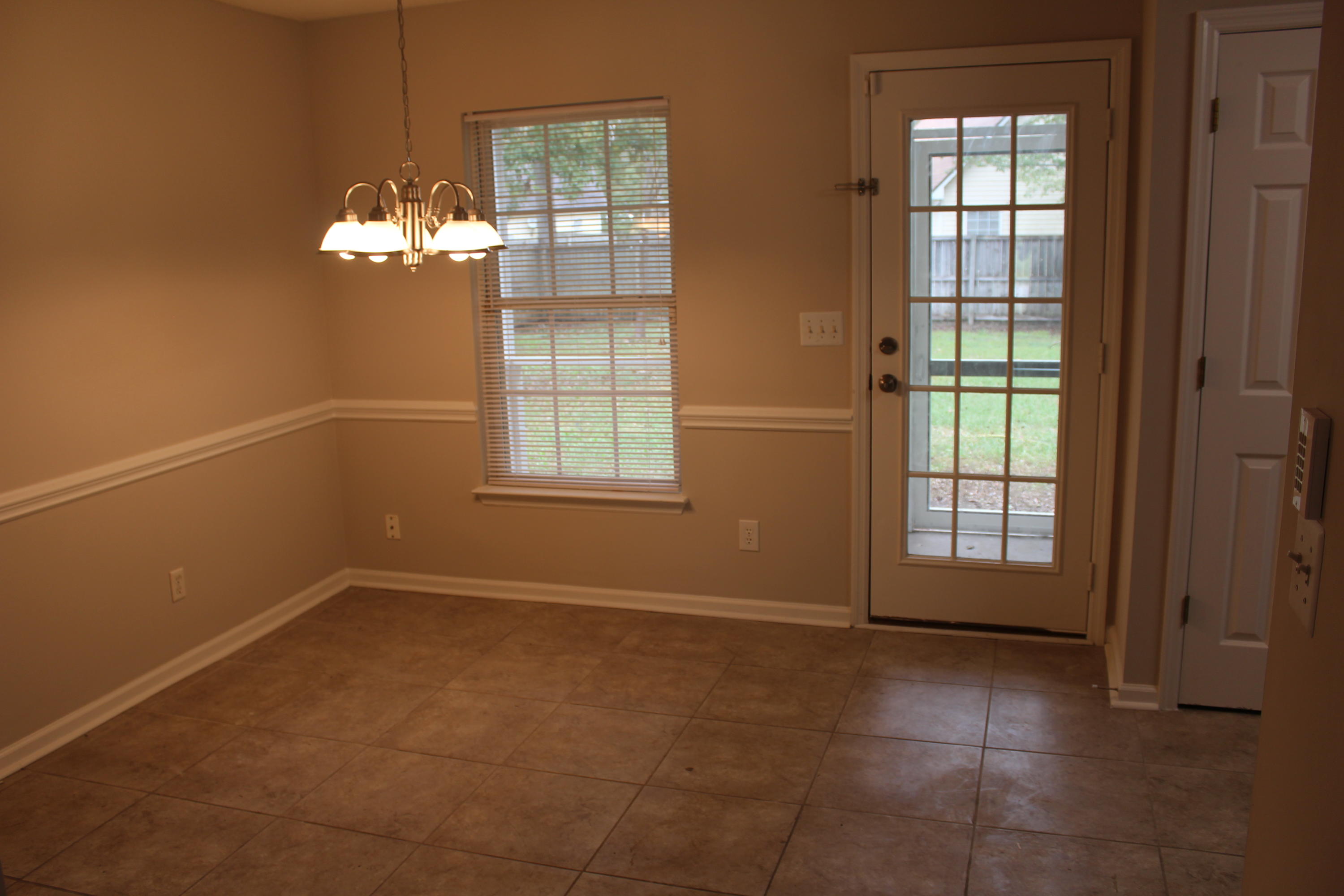 704 Oxford Road Ladson, SC 29456 - Photo 6 of 11 IMG_9061