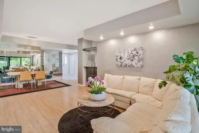 $485,000 | 10001 Windstream Drive, Unit 201, Columbia, MD 21044