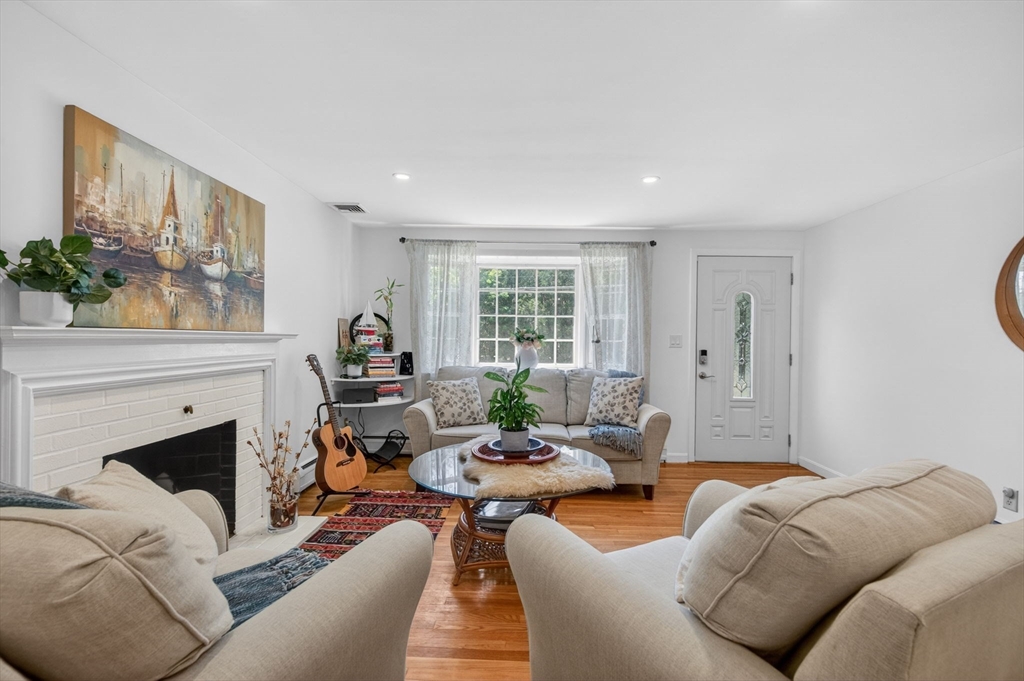 15 Lovejoy Road Andover, MA 01810 - Photo 4 of 42