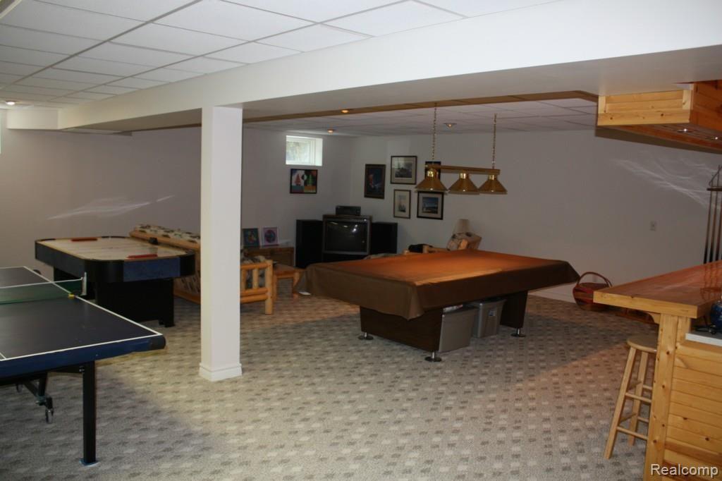 4980 Lakeshore Road Fort Gratiot, MI 48059 - Photo 38 of 42 4980 Lakeshore game and rec room.jpg