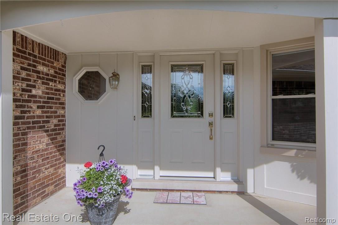 784 Harlan Court Rochester, MI 48307 - Photo 3 of 29 Front_Entry.jpg