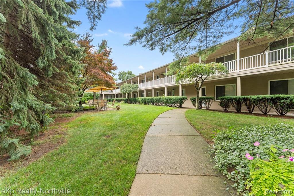 475 South Adams Road Birmingham, MI 48009 - Photo 1 of 23