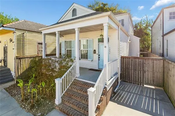 $2,750 | 1231 Feliciana Street, New Orleans, LA 70117