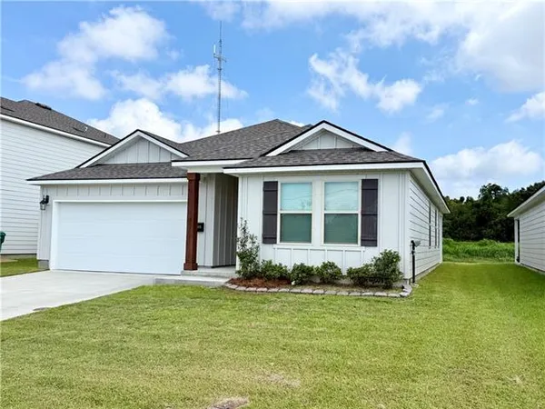 $2,200 | 315 Holmes Boulevard, Terrytown, LA 70056