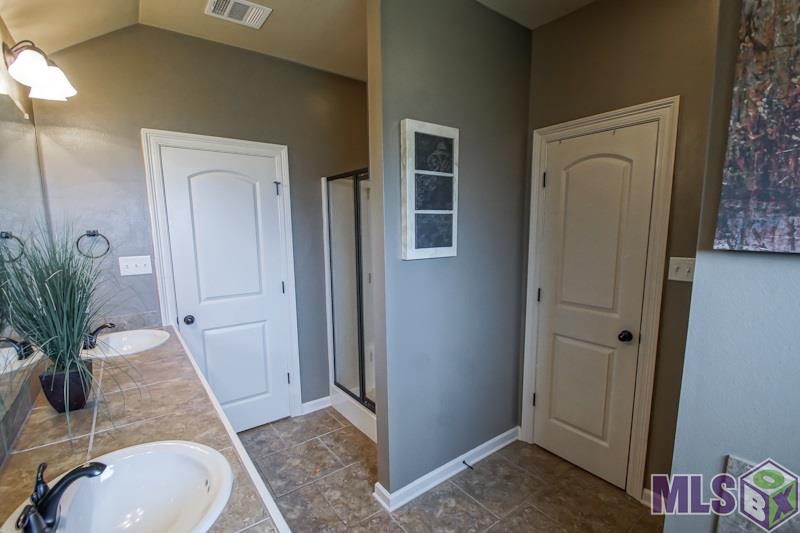39513 Rue Royale Prairieville, LA 70769 - Photo 12 of 26 Gallery Image 12