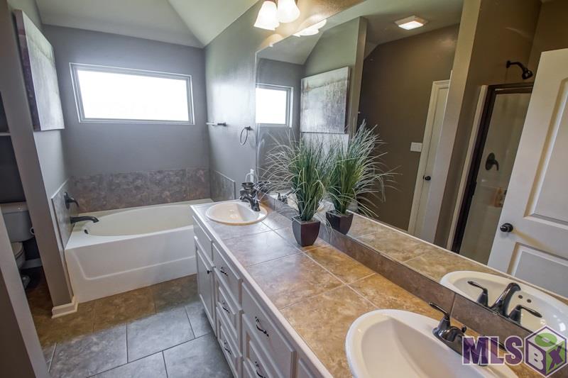 39513 Rue Royale Prairieville, LA 70769 - Photo 13 of 26 Gallery Image 13