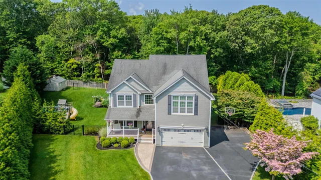 $932,000 | 7 Long View Drive, Wading River, NY 11792