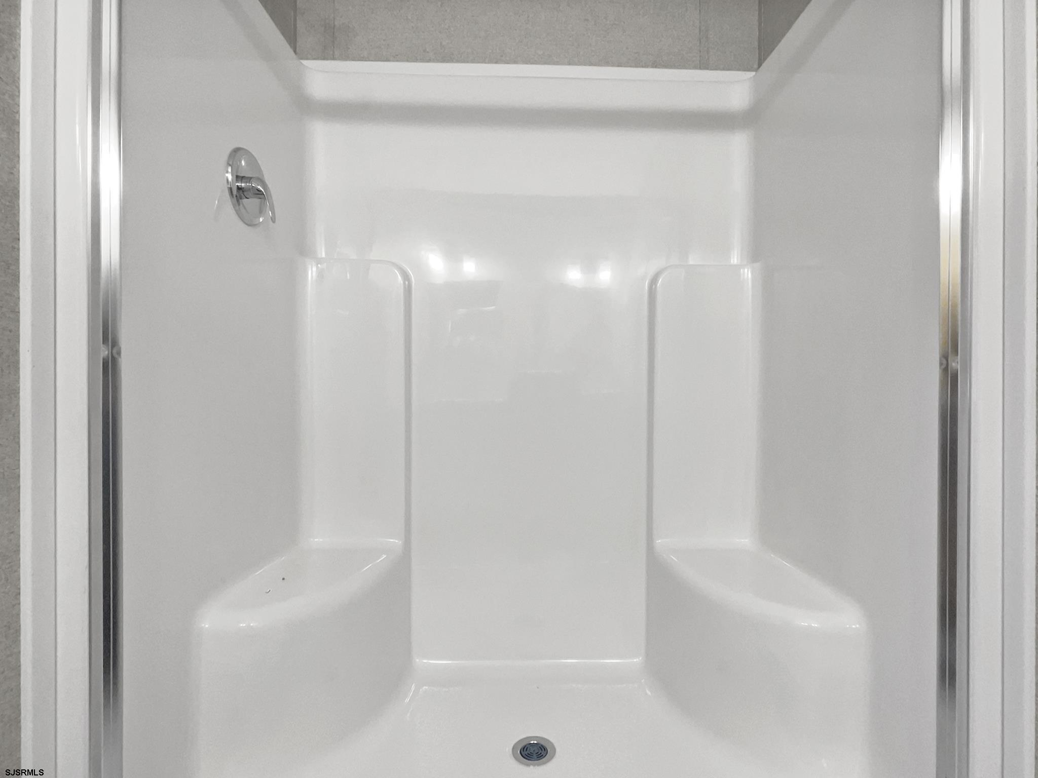240 Mist Road Millville, NJ 08332 - Photo 30 of 48 a bathroom with a bathtub