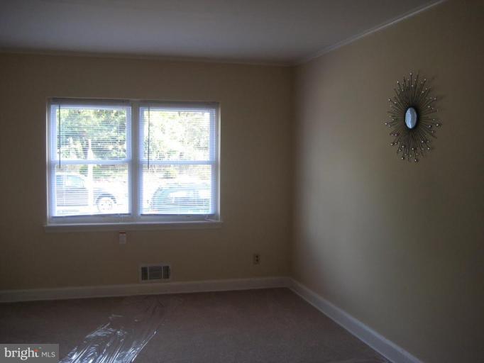 812 Bradhurst Road Baltimore, MD 21212 - Photo 2 of 18 Living Room