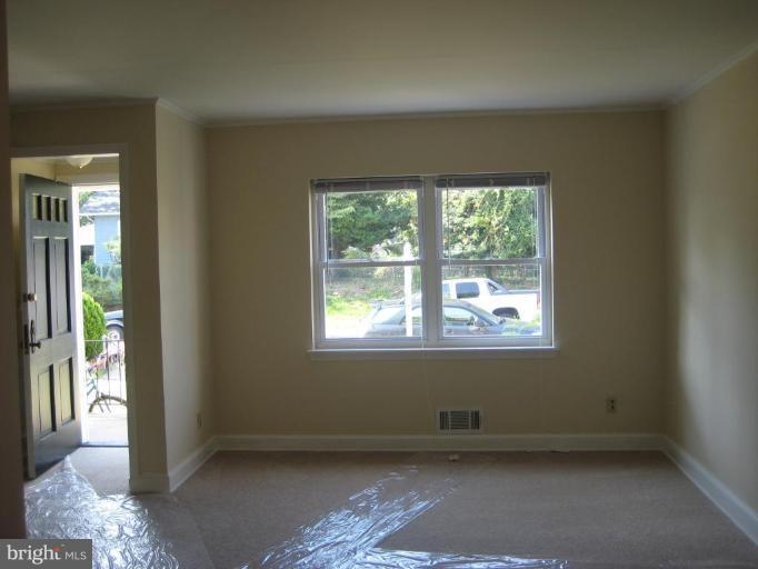 812 Bradhurst Road Baltimore, MD 21212 - Photo 14 of 18 Living Room #2