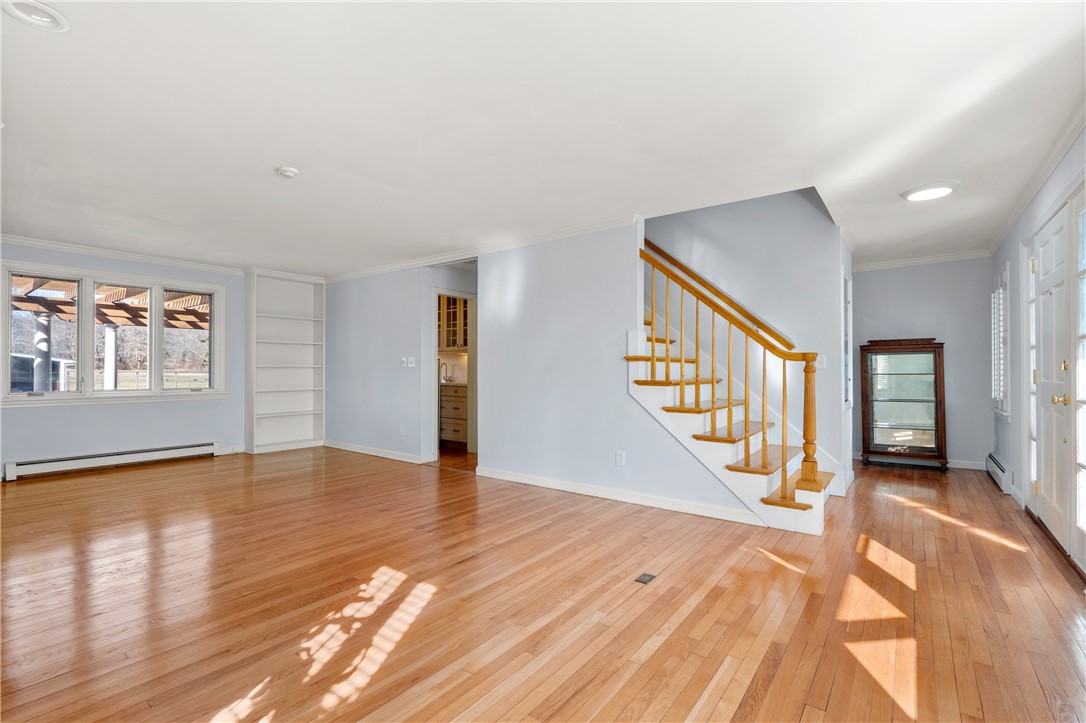 223 Wapping Road Portsmouth, RI 02871 - Photo 3 of 27