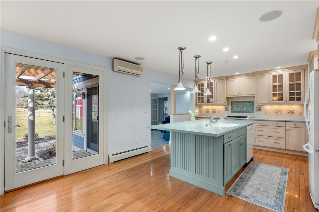 223 Wapping Road Portsmouth, RI 02871 - Photo 8 of 27