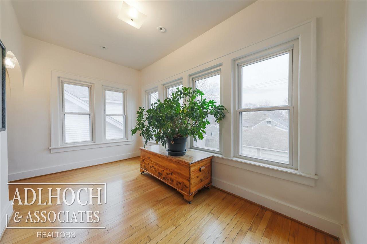 1375 Nottingham Road Grosse Pointe, MI 48230 - Photo 16 of 17 31367530-15.JPG