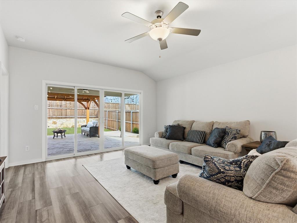 3616 Kingsgarden Road Denton, TX 76207 - Photo 11 of 28