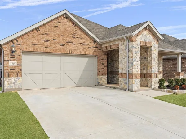 a view of a house with a outdoor space