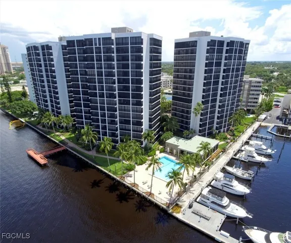 $495,000 | 1900 Virginia Avenue, Unit 901, Fort Myers, FL 33901
