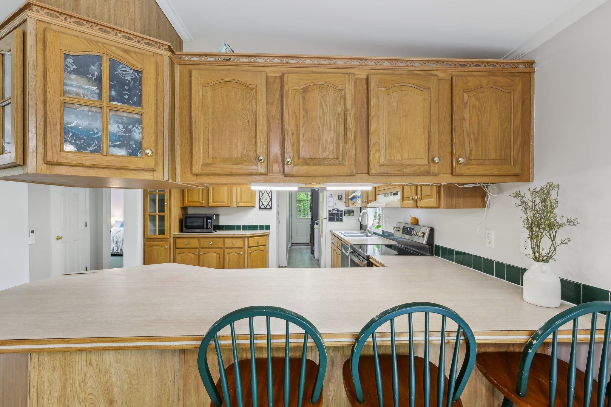 507 Chases Grove Road Derry, NH 03038 - Photo 14 of 37