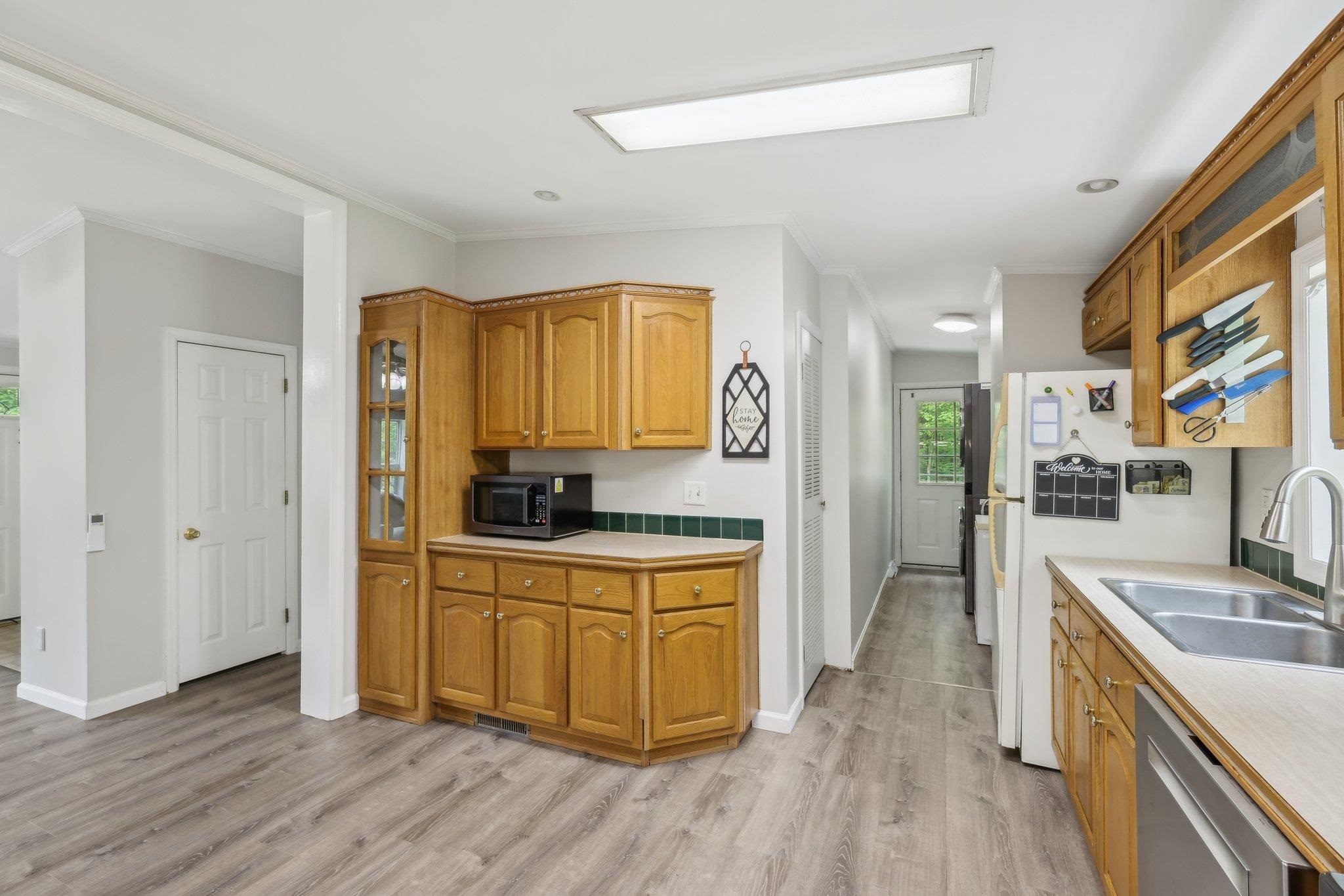 507 Chases Grove Road Derry, NH 03038 - Photo 16 of 37