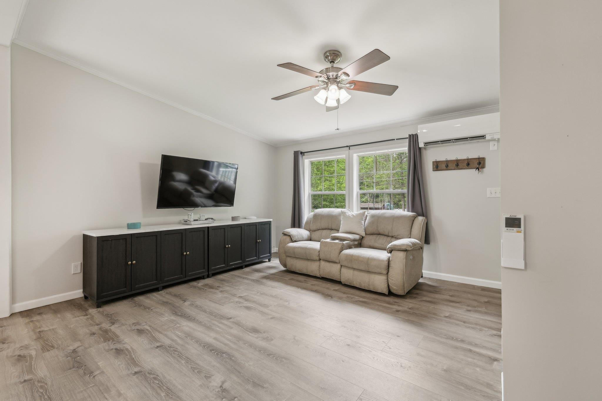 507 Chases Grove Road Derry, NH 03038 - Photo 7 of 37