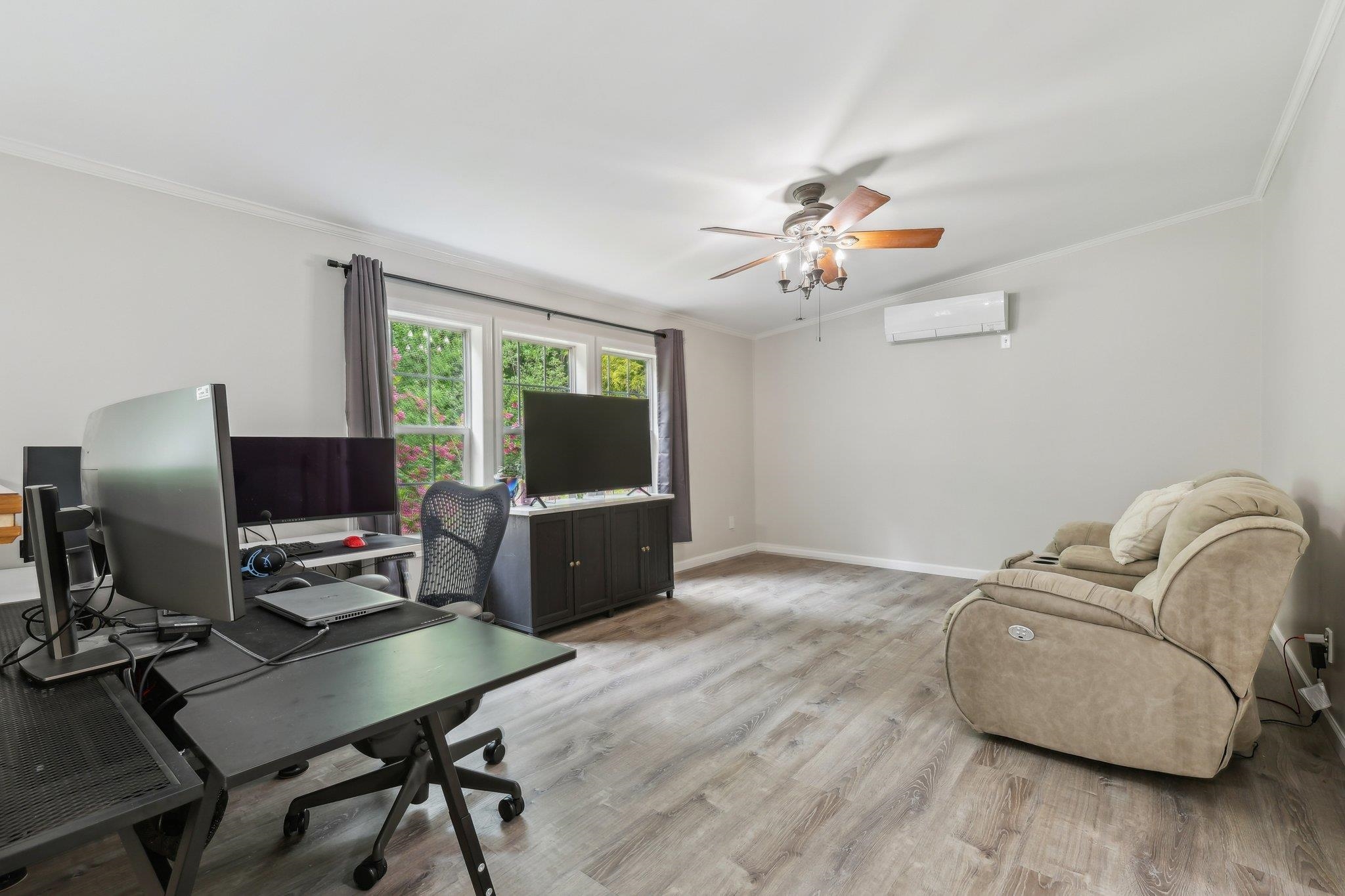 507 Chases Grove Road Derry, NH 03038 - Photo 9 of 37