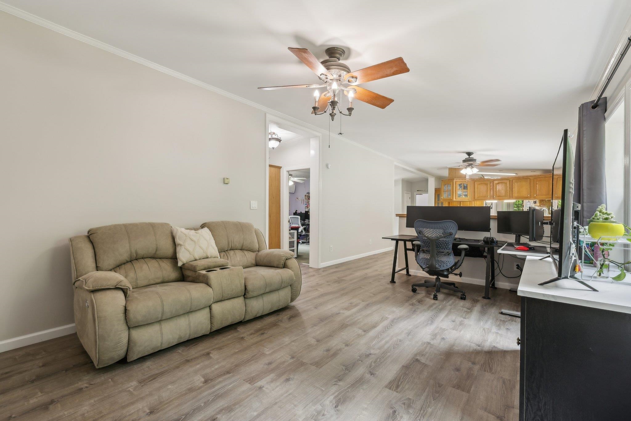 507 Chases Grove Road Derry, NH 03038 - Photo 10 of 37