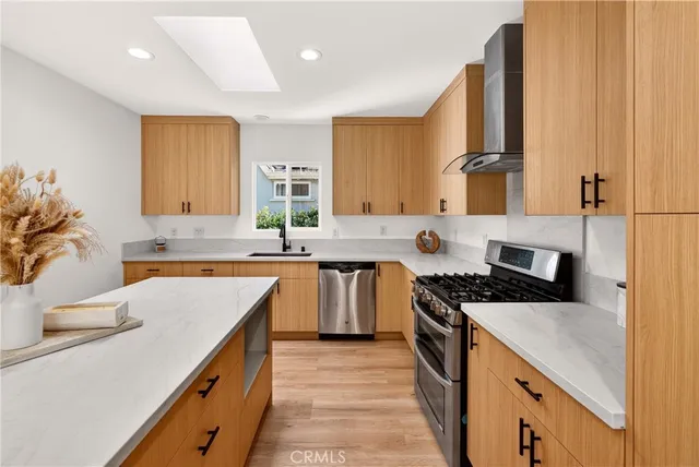 $1,795,000 | 11814 Hesby Street, Valley Village, CA 91607