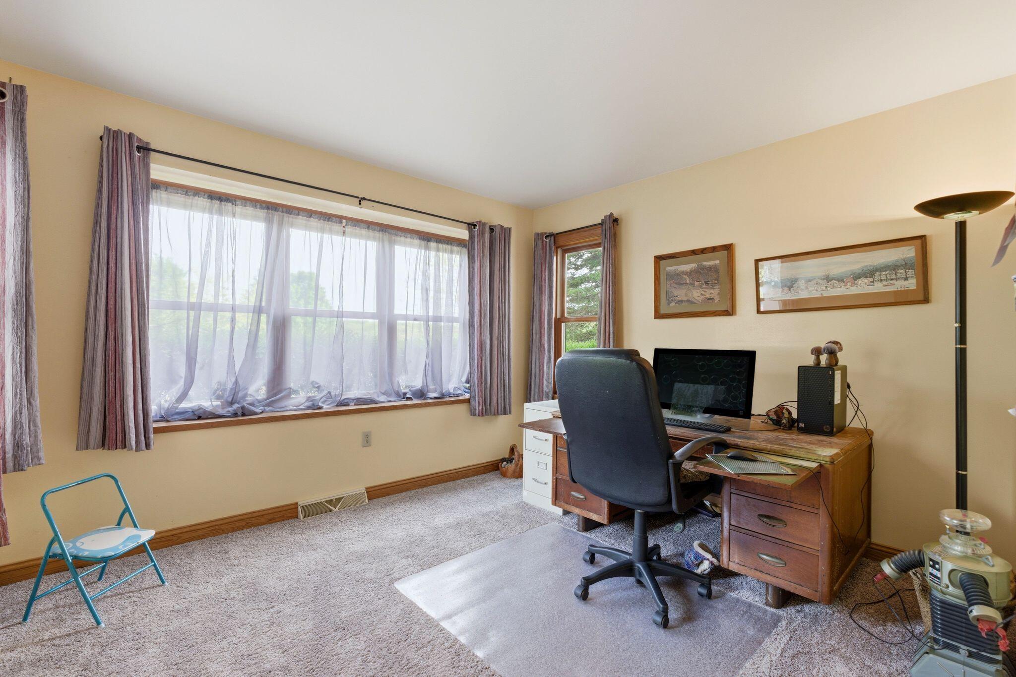 W350S1951 Waterville Road Ottawa, WI 53066 - Photo 23 of 60 Den/Office