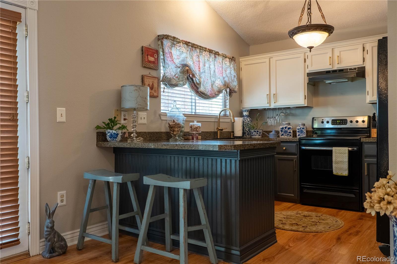 1258 Ridgeglen Way Littleton, CO 80126 - Photo 5 of 30