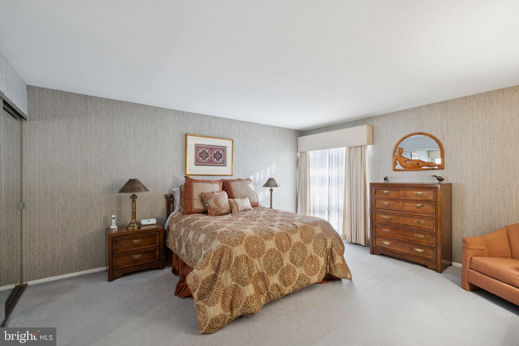 130 Spruce Street, Unit 15B Philadelphia, PA 19106 - Photo 14 of 27