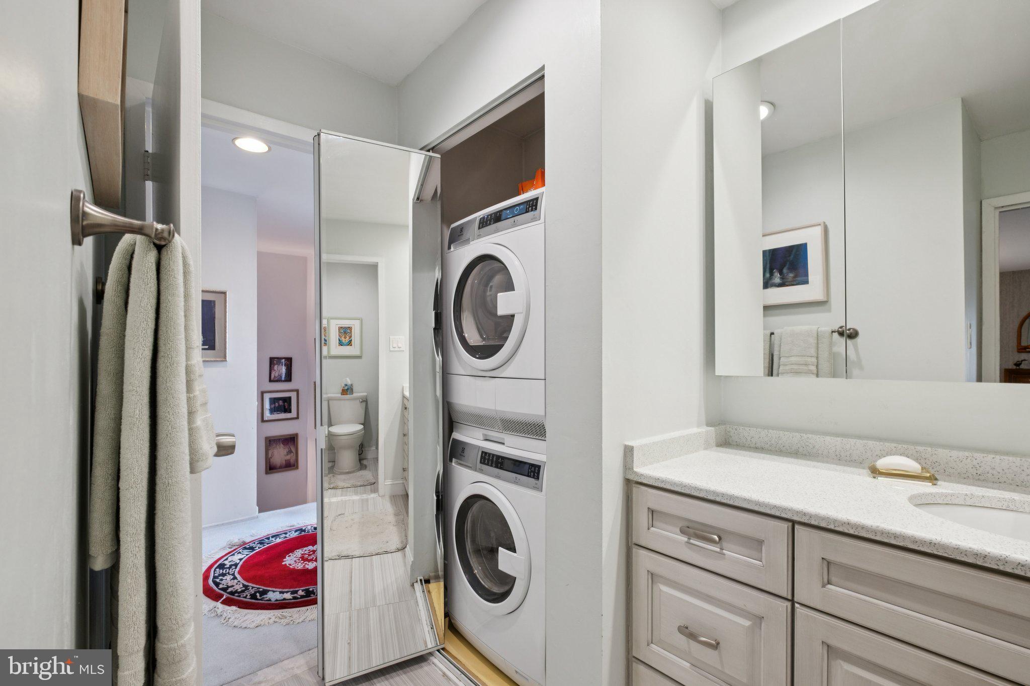 130 Spruce Street, Unit 15B Philadelphia, PA 19106 - Photo 16 of 27