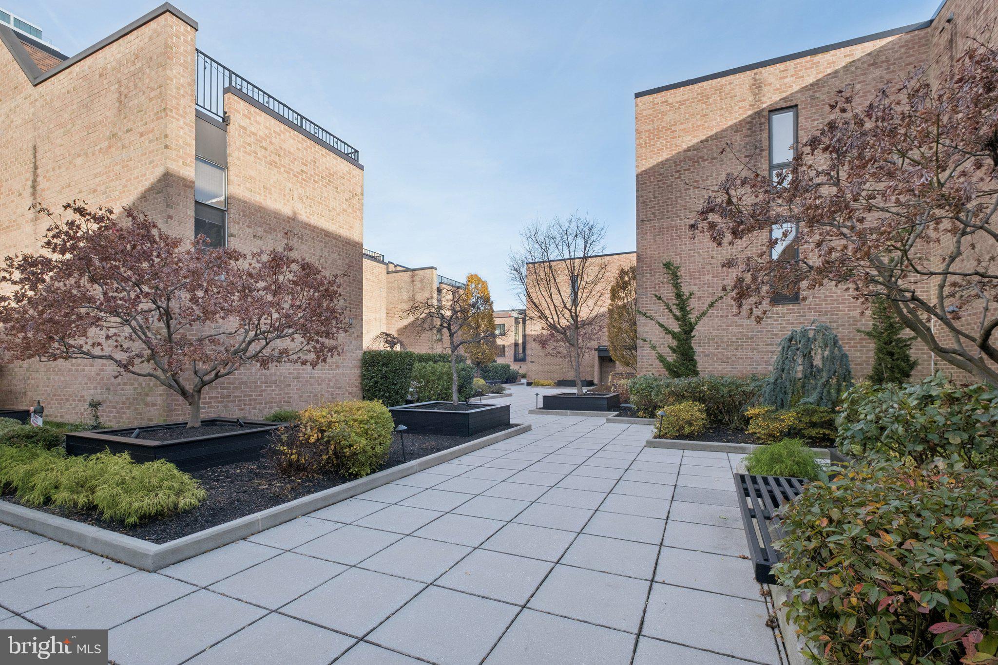 130 Spruce Street, Unit 15B Philadelphia, PA 19106 - Photo 26 of 27