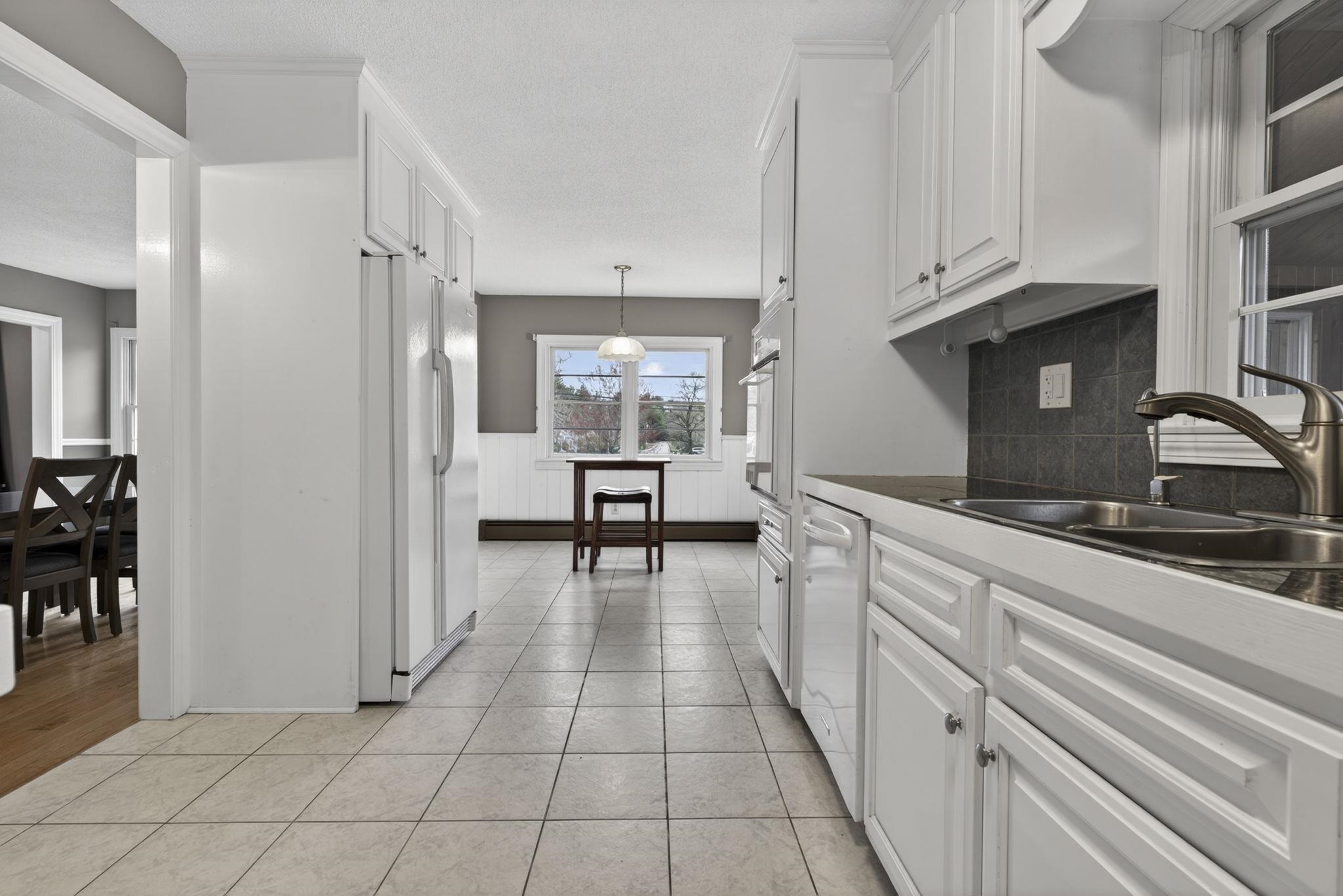 126 Marsh Road Pelham, NH 03076 - Photo 14 of 50 Gallery Image 14