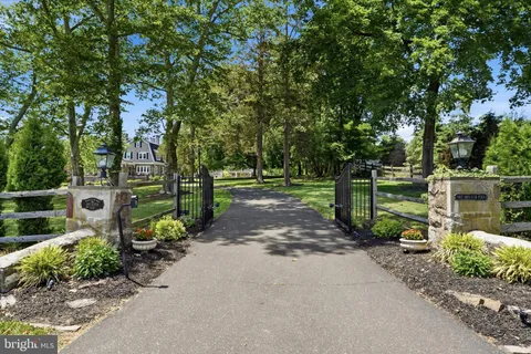 $1,425,000 | 917 Dekalb Pike, Ambler, PA 19002
