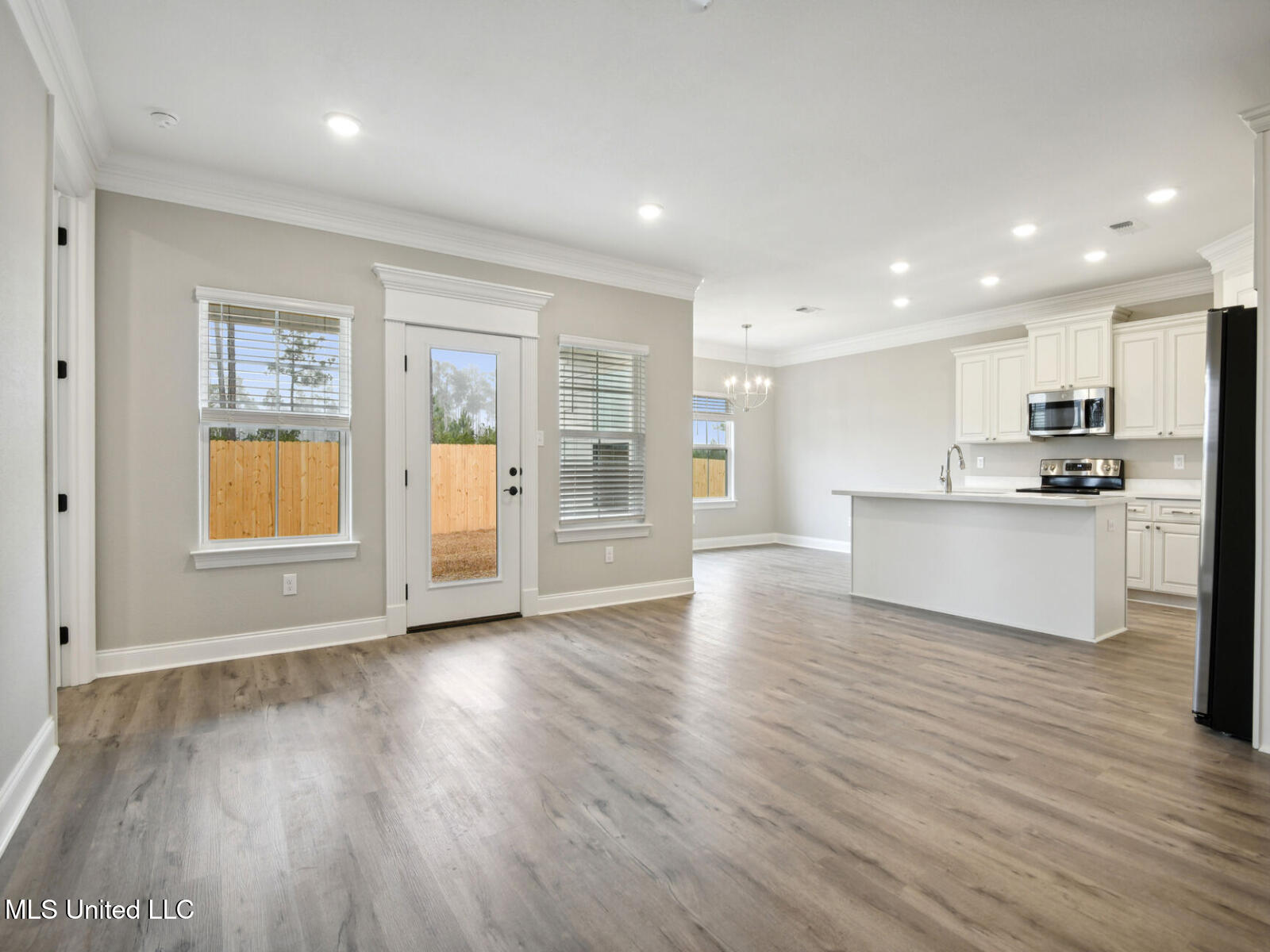 13516 Garland Road Ocean Springs, MS 39564 - Photo 8 of 22 Dune_K224_GreatRoom