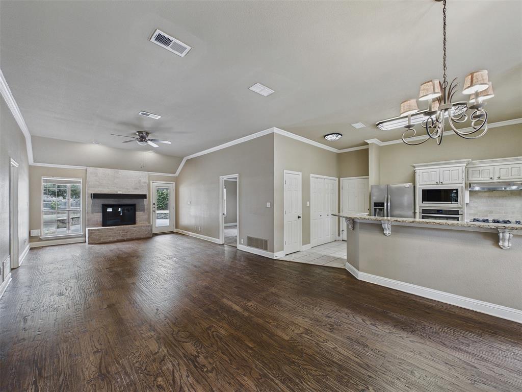 616 West Walcott Street Pilot Point, TX 76258 - Photo 9 of 36 Gallery Image 9