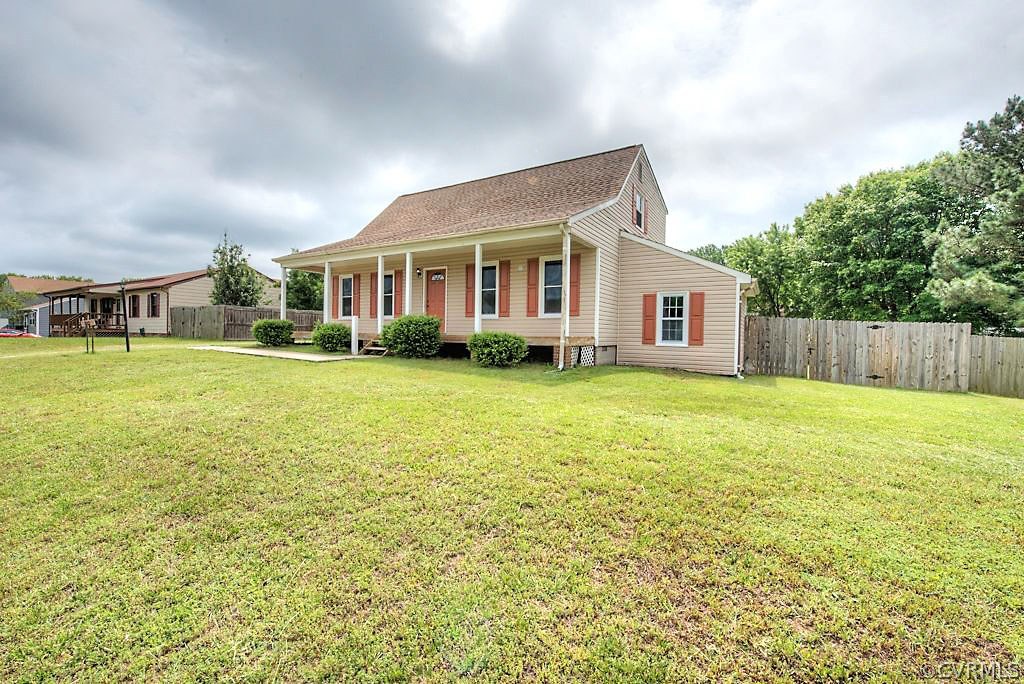 3013 Fielding Road Colonial Heights, VA 23834 - Photo 36 of 50 a view of a house with a yard and sitting space