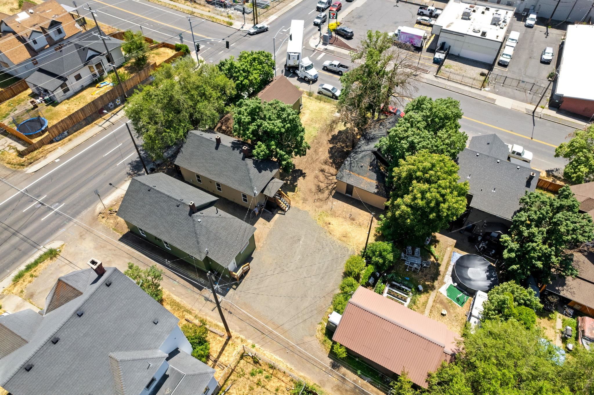 1606 West Maxwell Avenue Spokane, WA 99201 - Photo 2 of 9