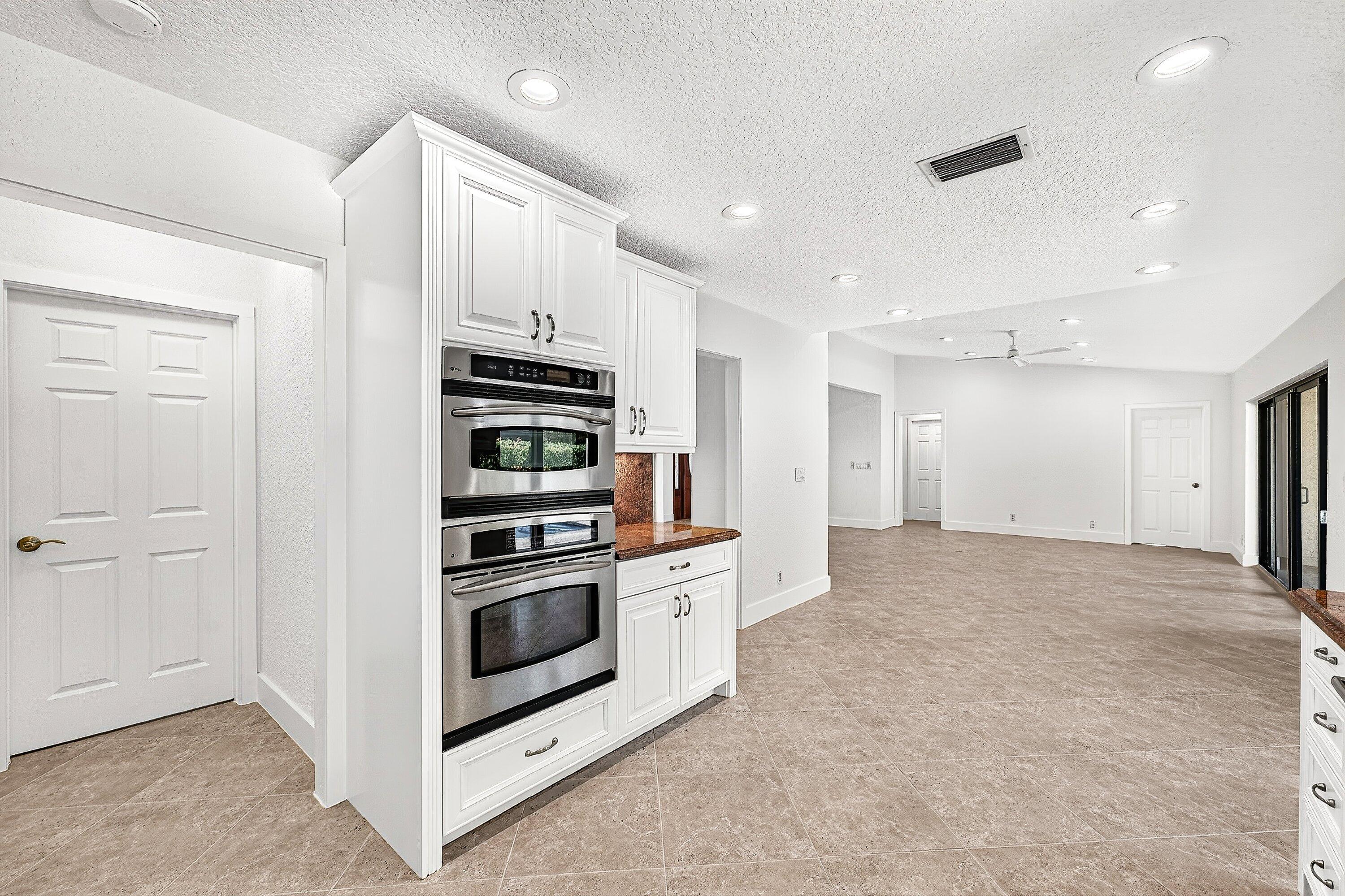 21155 Shady Vista Lane Boca Raton, FL 33428 - Photo 15 of 47 014-21155ShadyVistaLane-BocaRaton-FL-334