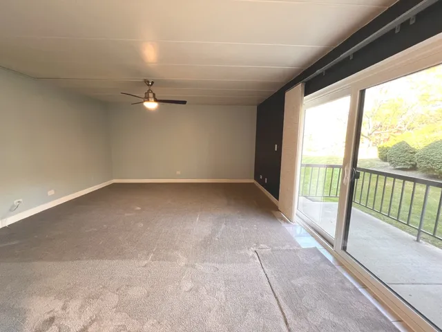 $215,000 | 210 Fountainview Lane, Unit 1A, Lombard, IL 60148