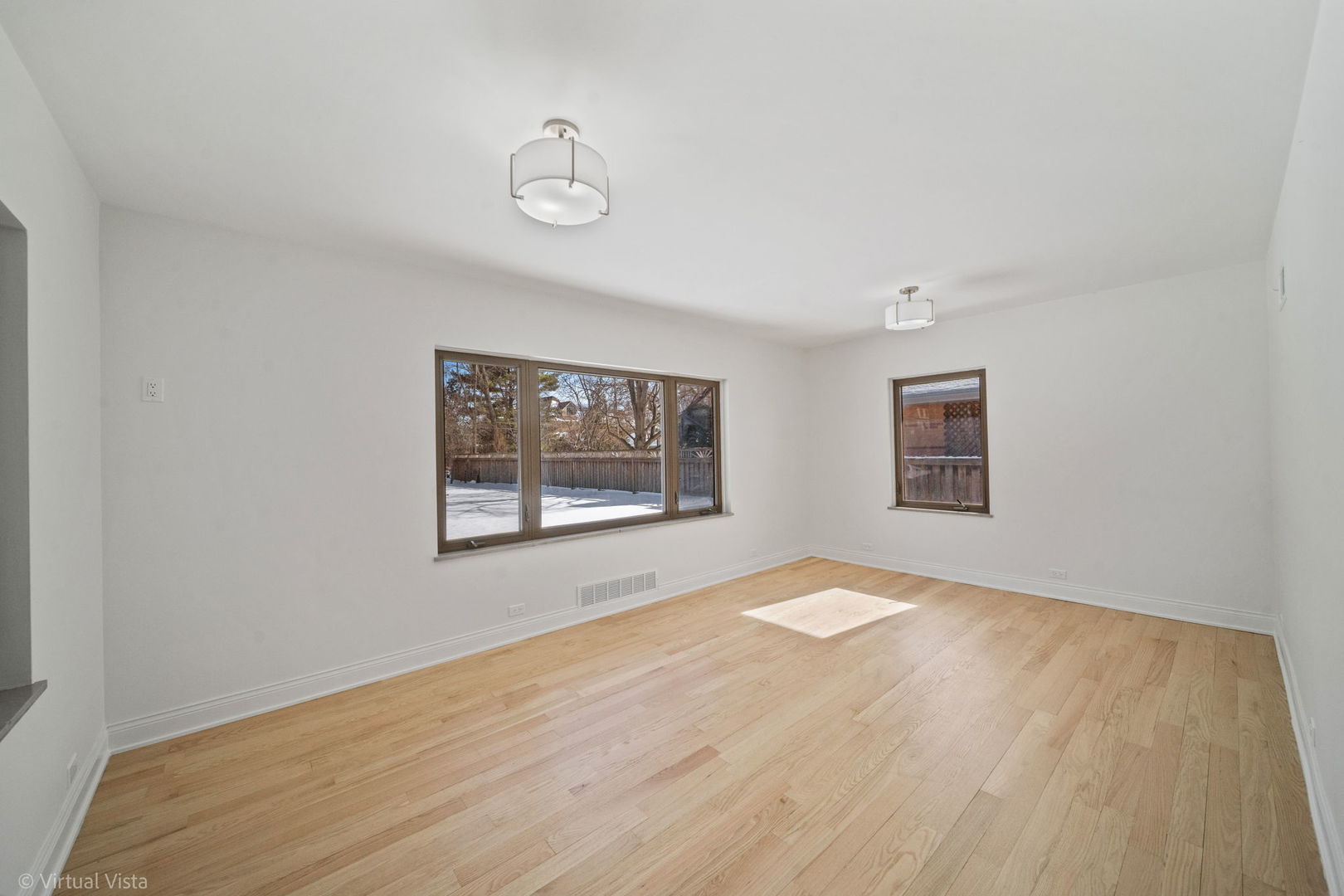 363 Uvedale Road Riverside, IL 60546 - Photo 10 of 38