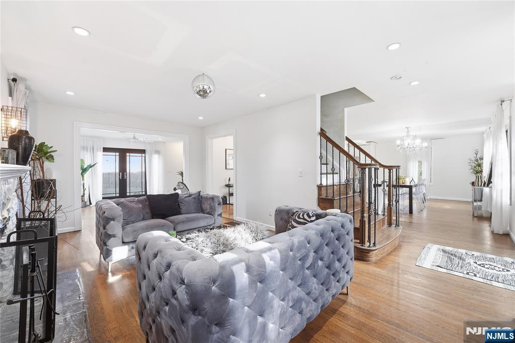 770 Hartwell Street Teaneck, NJ 07666 - Photo 3 of 36