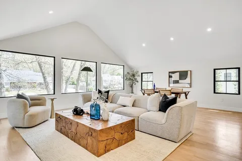$3,200,000 | 70 Birch Hill Road, Belmont, MA 02478