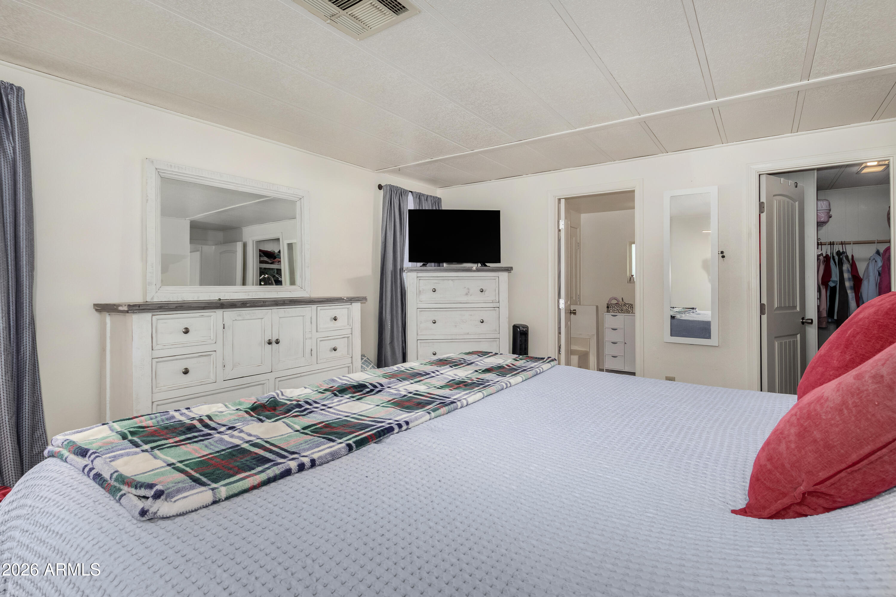 3500 South Tomahawk Road, Unit 188 Apache Junction, AZ 85119 - Photo 14 of 25 Primary bedroom