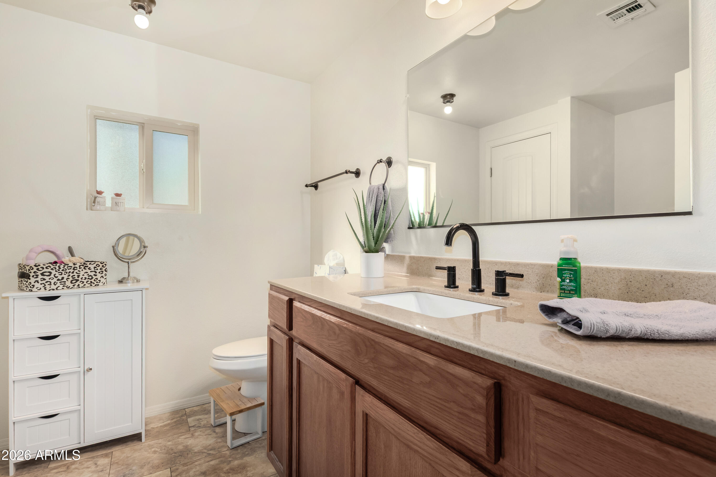 3500 South Tomahawk Road, Unit 188 Apache Junction, AZ 85119 - Photo 15 of 25 Primary bathroom