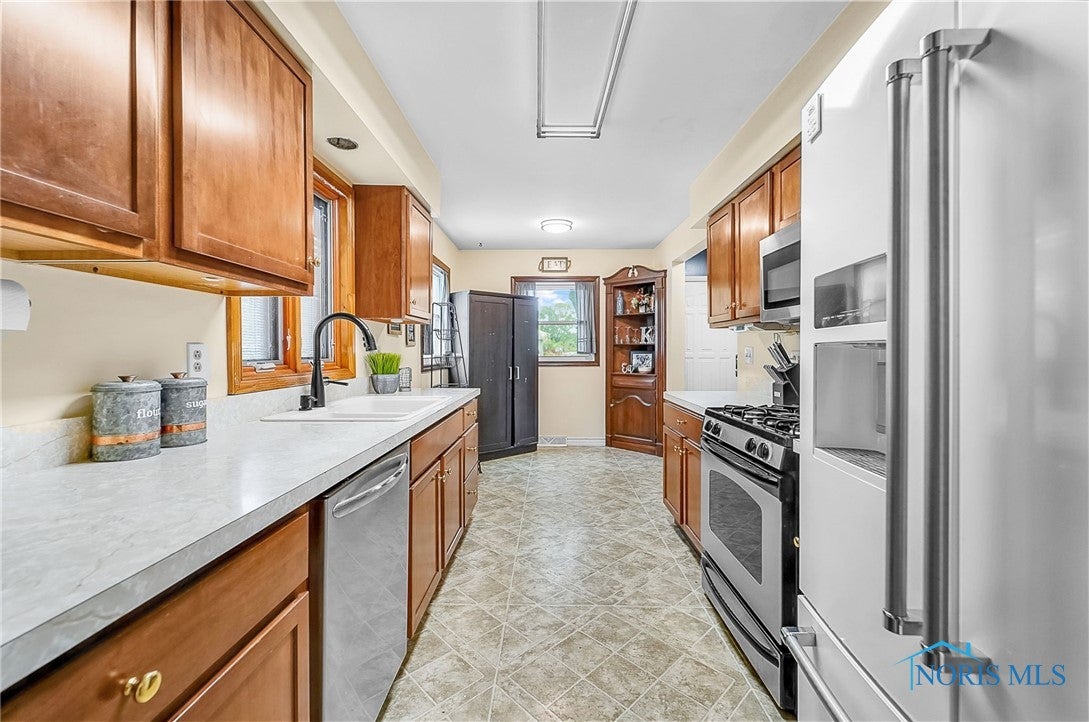 238 Richards Road Toledo, OH 43607 - Photo 11 of 25 Gallery Image 11