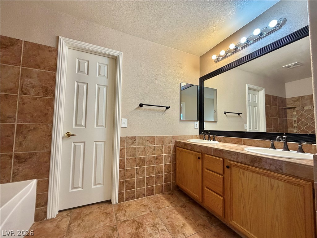 8524 Wildheart Ranch Street Las Vegas, NV 89131 - Photo 10 of 17