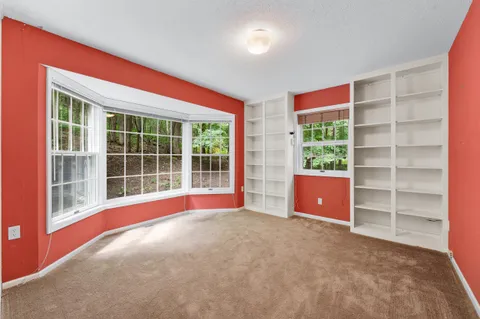 $524,900 | 137 Canterbury Road, Eau Claire, WI 54701
